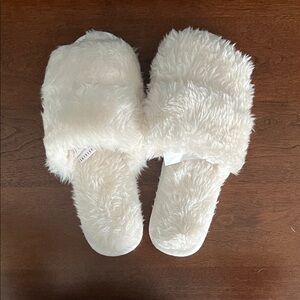 Pottery Barn Shearling Faux Fur Slippers NWT